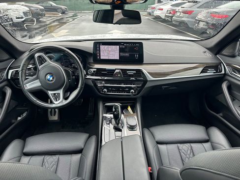 Used 2023 BMW 530i w/ M Sport Package image 4