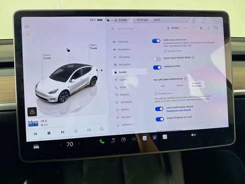 Used 2025 Tesla Model Y Long Range AWD/4WD image 25