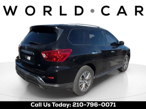 Used 2017 Nissan Pathfinder SV image 7