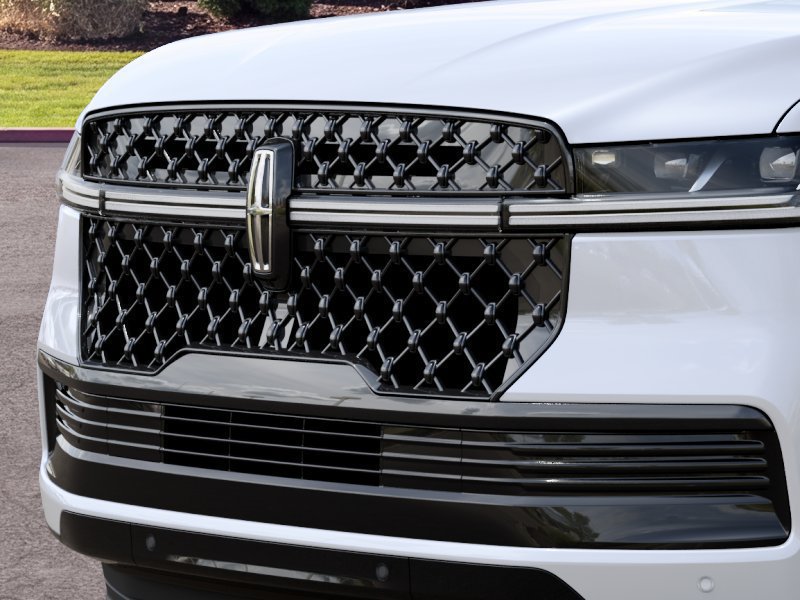New 2027 Lincoln Navigator Reserve w/ Jet Appearance Package AWD/4WD image 17