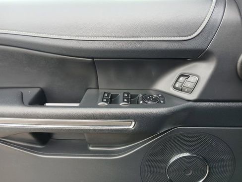 Certified 2024 Ford Expedition Max XLT image 17