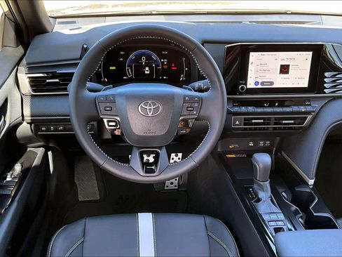 Used 2026 Toyota Camry SE image 6