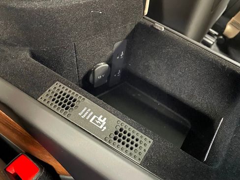 Used 2023 Porsche Taycan Turbo w/ Performance Package image 39