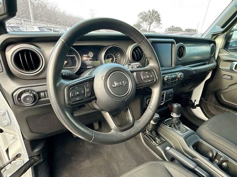 Used 2021 Jeep Wrangler Sport S image 12