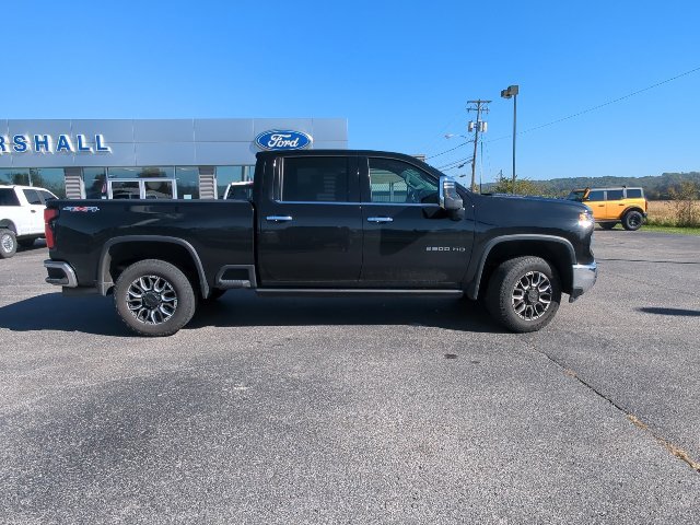 Used 2024 Chevrolet Silverado 2500 LTZ w/ LTZ Convenience Package AWD/4WD image 36