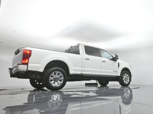 Used 2022 Ford F250 Platinum w/ FX4 Off-Road Package AWD/4WD image 52