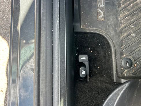 Used 2025 Hyundai Elantra Sport FWD image 14