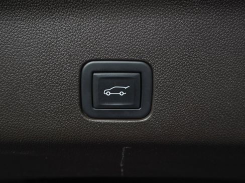 Used 2022 Chevrolet Tahoe LT image 13