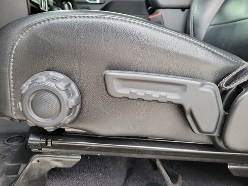 Used 2021 Jeep Wrangler Unlimited Sahara image 22