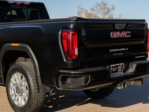 Used 2022 GMC Sierra 3500 Denali w/ Denali Ultimate Package AWD/4WD image 8