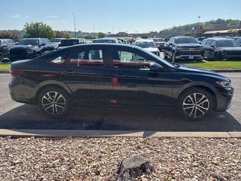 Used 2025 Volkswagen Jetta Sport FWD image 4