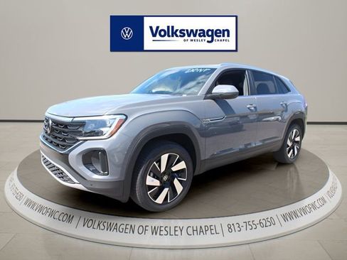 Certified 2026 Volkswagen Atlas Cross Sport SE FWD image 3