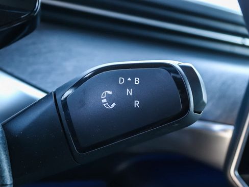New 2025 Volkswagen ID. Buzz Pro S RWD image 20
