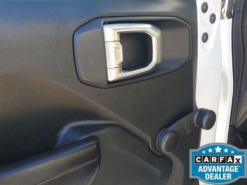 Used 2021 Jeep Gladiator Sport image 46