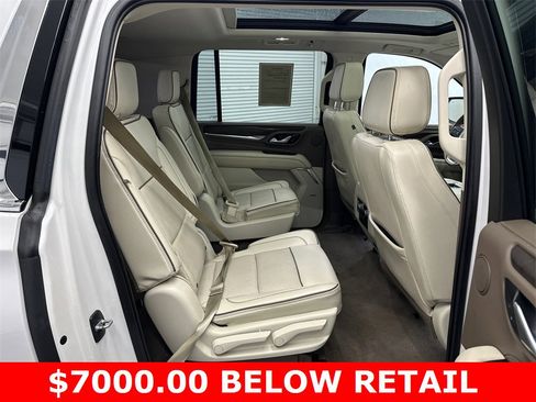 Used 2021 GMC Yukon XL Denali w/ Denali Premium Package image 17