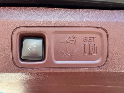 Used 2020 Lincoln Navigator L Black Label w/ Cargo Convenience Package image 39