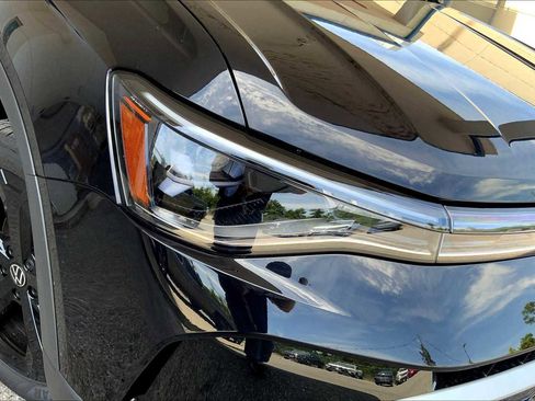 Used 2025 Volkswagen Taos SEL w/ Black Wheel Plus Package image 13