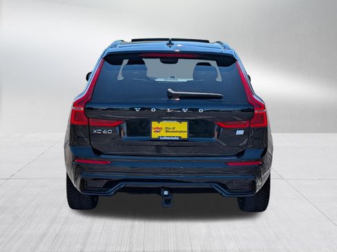 Used 2022 Volvo XC60 T8 R-Design AWD/4WD image 6
