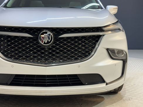 Used 2023 Buick Enclave Avenir image 19