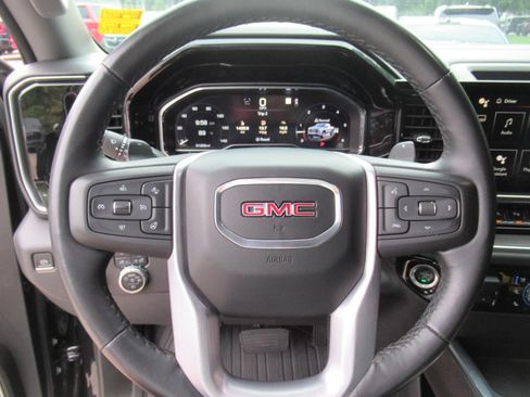 Used 2022 GMC Sierra 1500 SLT w/ SLT Premium Plus Package AWD/4WD image 25