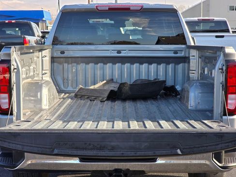 Used 2023 GMC Sierra 1500 SLE image 14