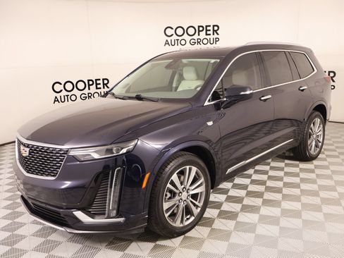 Used 2022 Cadillac XT6 Premium Luxury w/ LPO, Floor Liner Package AWD/4WD image 11