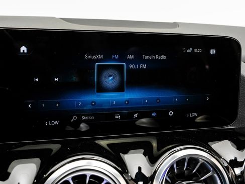 Used 2023 Mercedes-Benz GLA 250 w/ Premium Package image 29