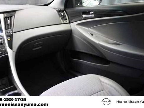 Used 2014 Hyundai Sonata SE w/ Premium Package 04 FWD image 11