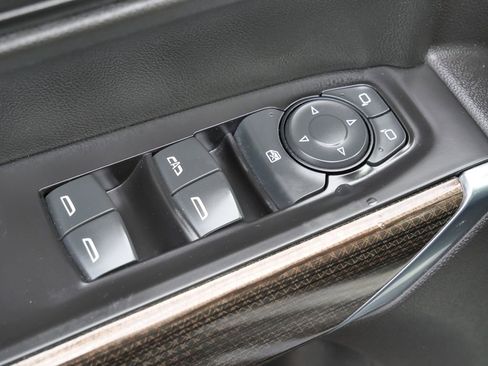 Used 2020 Chevrolet Silverado 1500 LT image 29