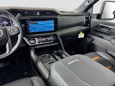 New 2026 GMC Sierra 3500 AT4 w/ AT4 Premium Plus Package AWD/4WD image 25