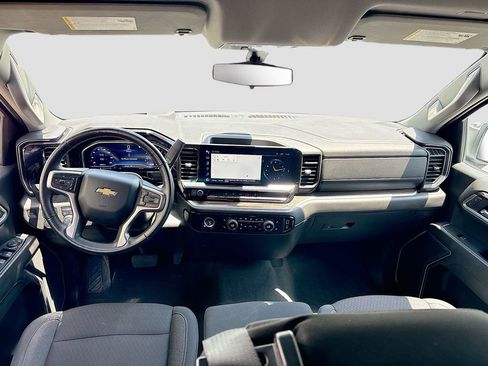 Used 2022 Chevrolet Silverado 1500 LT AWD/4WD image 25