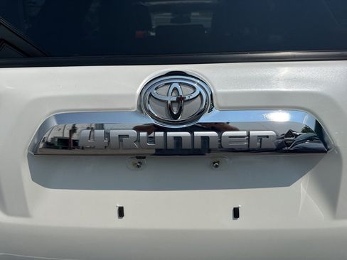 Used 2017 Toyota 4Runner Limited AWD/4WD image 53