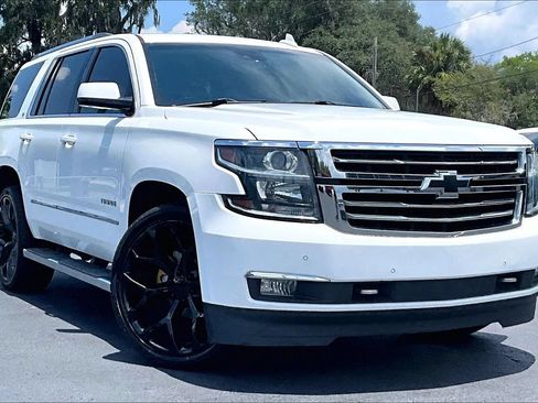 Used 2018 Chevrolet Tahoe LT w/ LT Signature Package RWD image 2