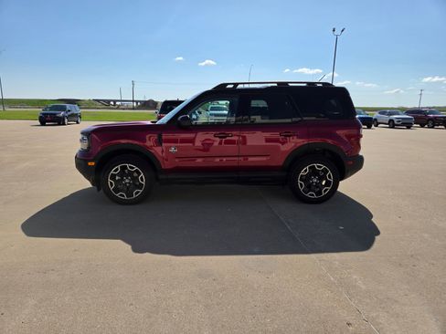 Used 2025 Ford Bronco Sport Outer Banks AWD/4WD image 12