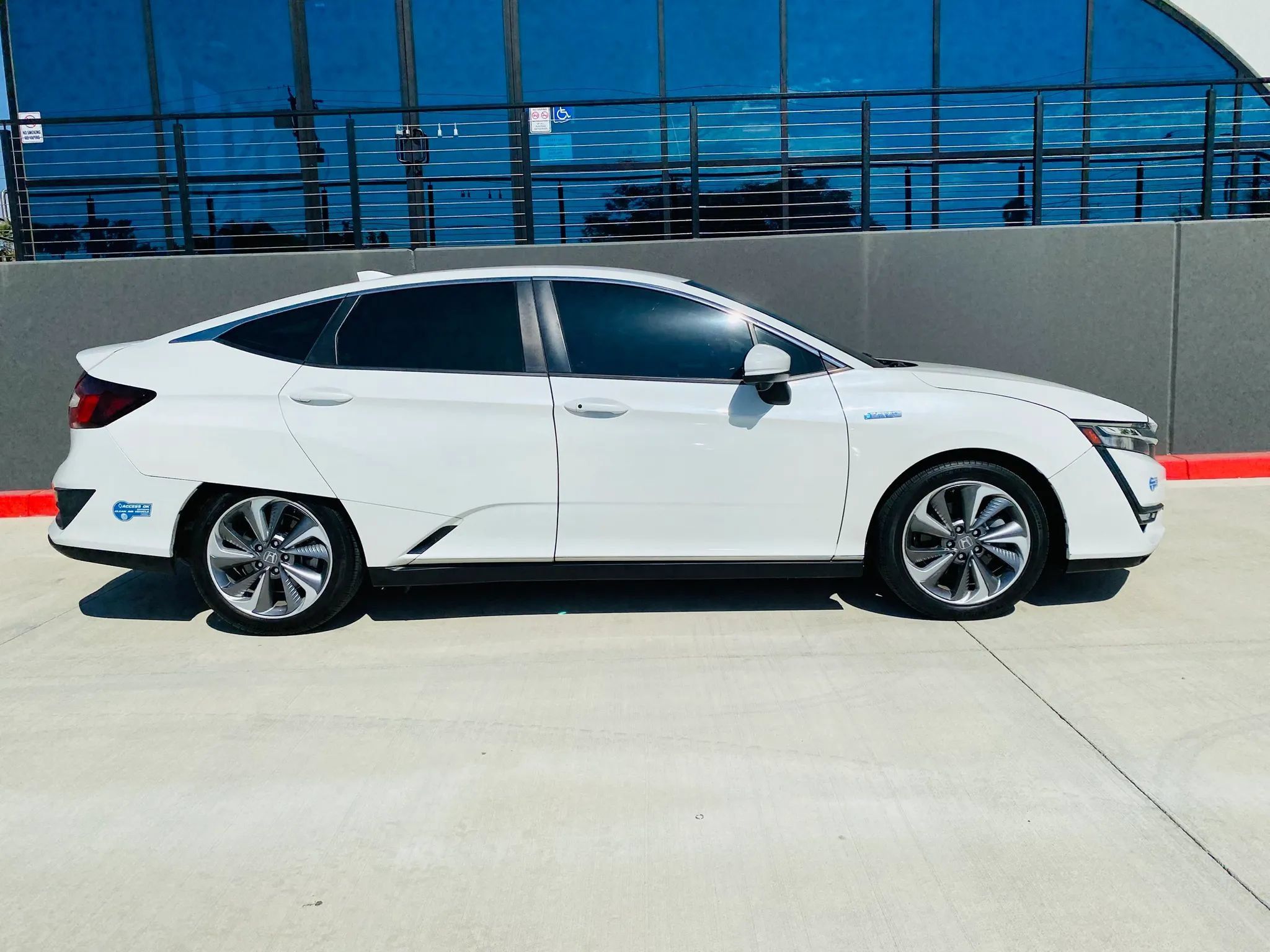 Used 2020 Honda Clarity Plug-In Hybrid image 13
