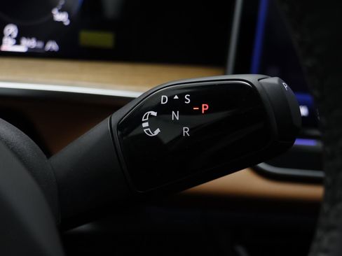 New 2026 Volkswagen Tiguan SEL R-Line image 12