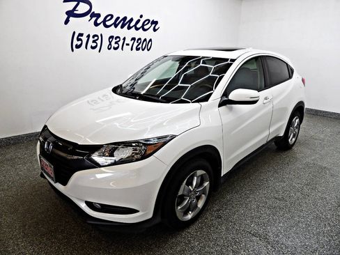 Used 2017 Honda HR-V EX image 1