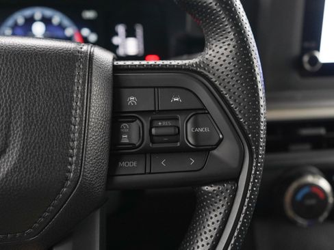 Used 2025 Toyota Tacoma SR5 AWD/4WD image 25