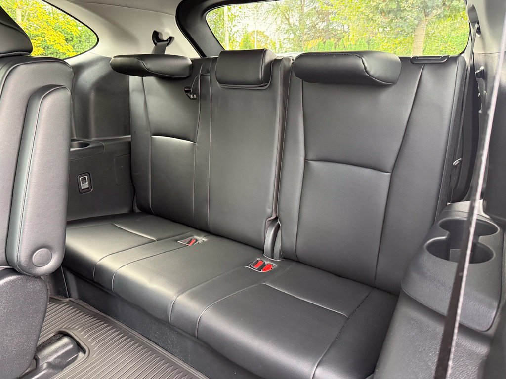 Used 2023 Toyota Highlander XLE AWD/4WD image 18