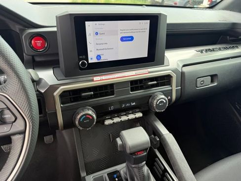 Used 2025 Toyota Tacoma TRD Off-Road image 16