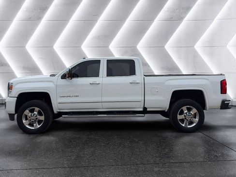Used 2016 GMC Sierra 2500 Denali w/ Duramax Plus Package AWD/4WD image 4