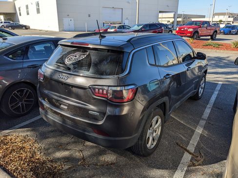 Used 2021 Jeep Compass Latitude w/ Sun and Sound Group image 8