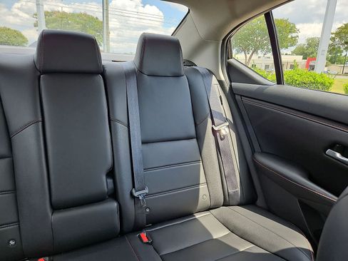 Used 2024 Nissan Sentra SR w/ SR Premium Package FWD image 15