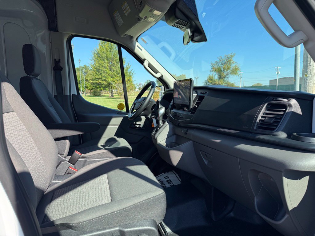 Used 2025 Ford Transit 350 148 Medium Roof AWD image 17