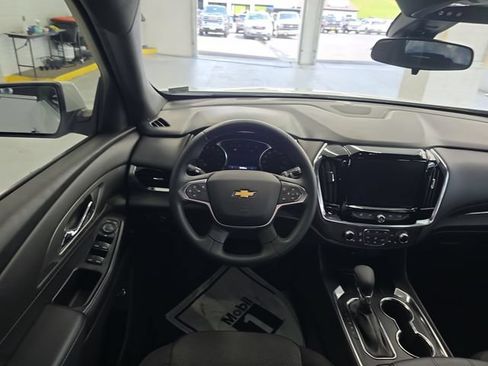 Certified 2023 Chevrolet Traverse LT FWD image 13