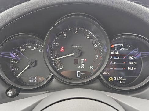 Certified 2025 Porsche Macan image 16