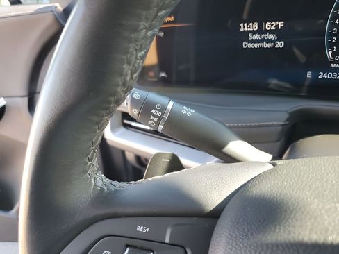 Used 2024 Cadillac XT4 Premium Luxury image 35