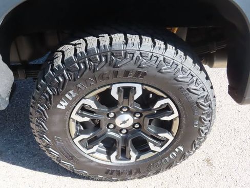 Used 2023 Chevrolet Silverado 1500 ZR2 AWD/4WD image 15