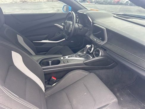 Used 2022 Chevrolet Camaro LT w/ Technology Package image 7