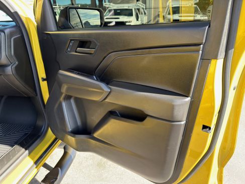 Used 2024 Chevrolet Colorado Trail Boss w/ Advanced Trailering Package image 11